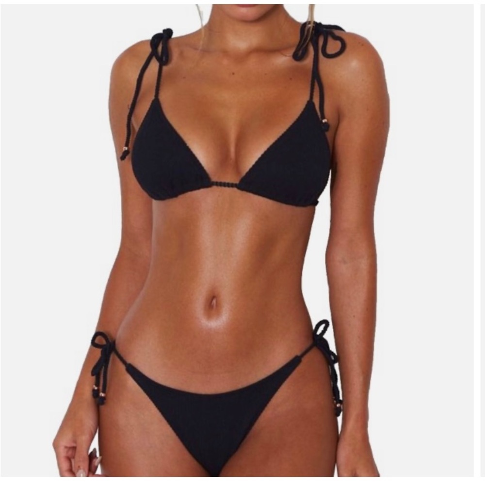 Stone Fox black bikini set 🖤
